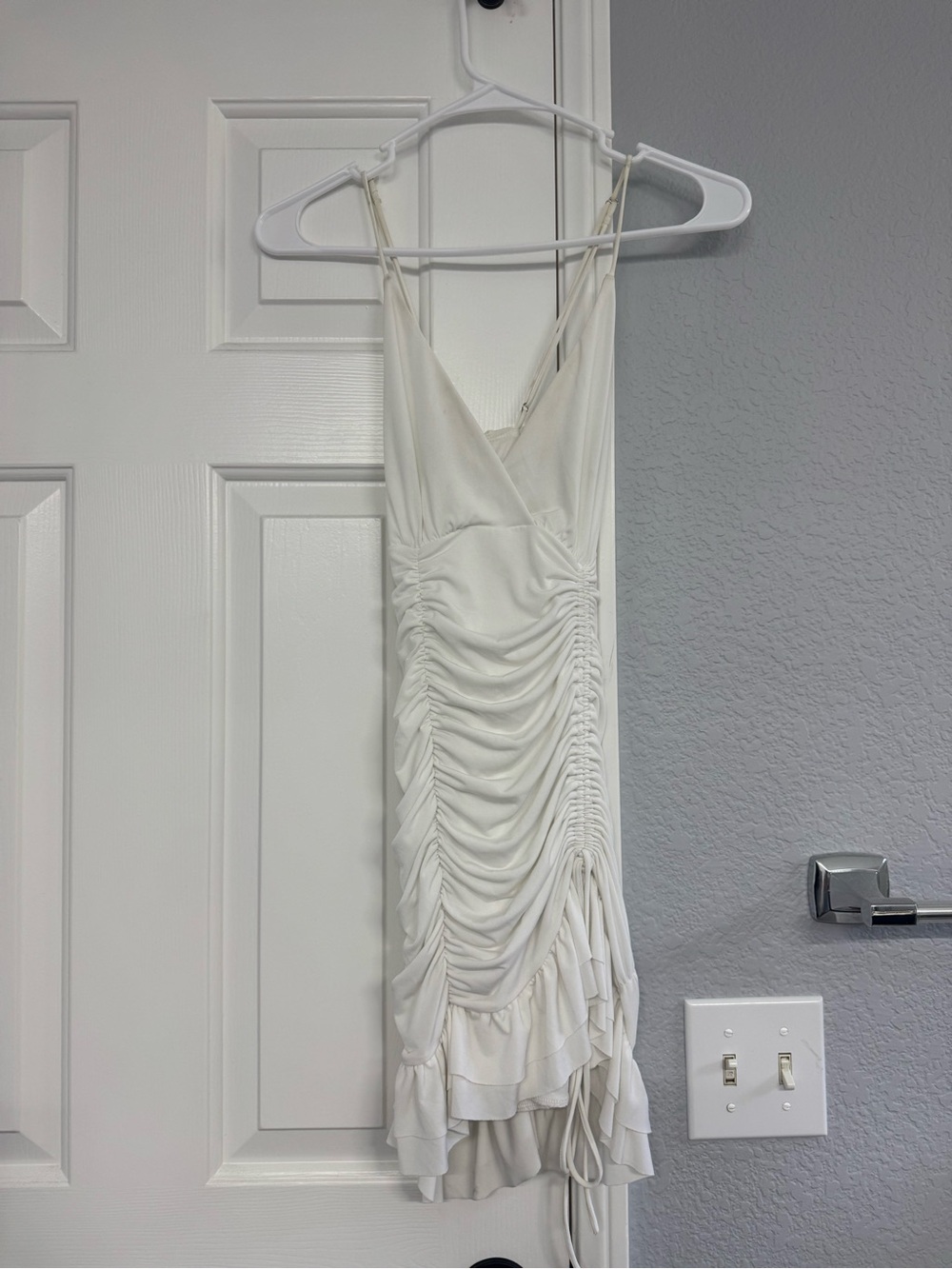 LUCY IN THE SKY White Ruched Ruffle Mini Dress - Picture 2 of 5